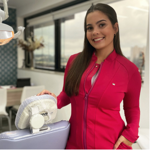 Dra. Nicole Silabi